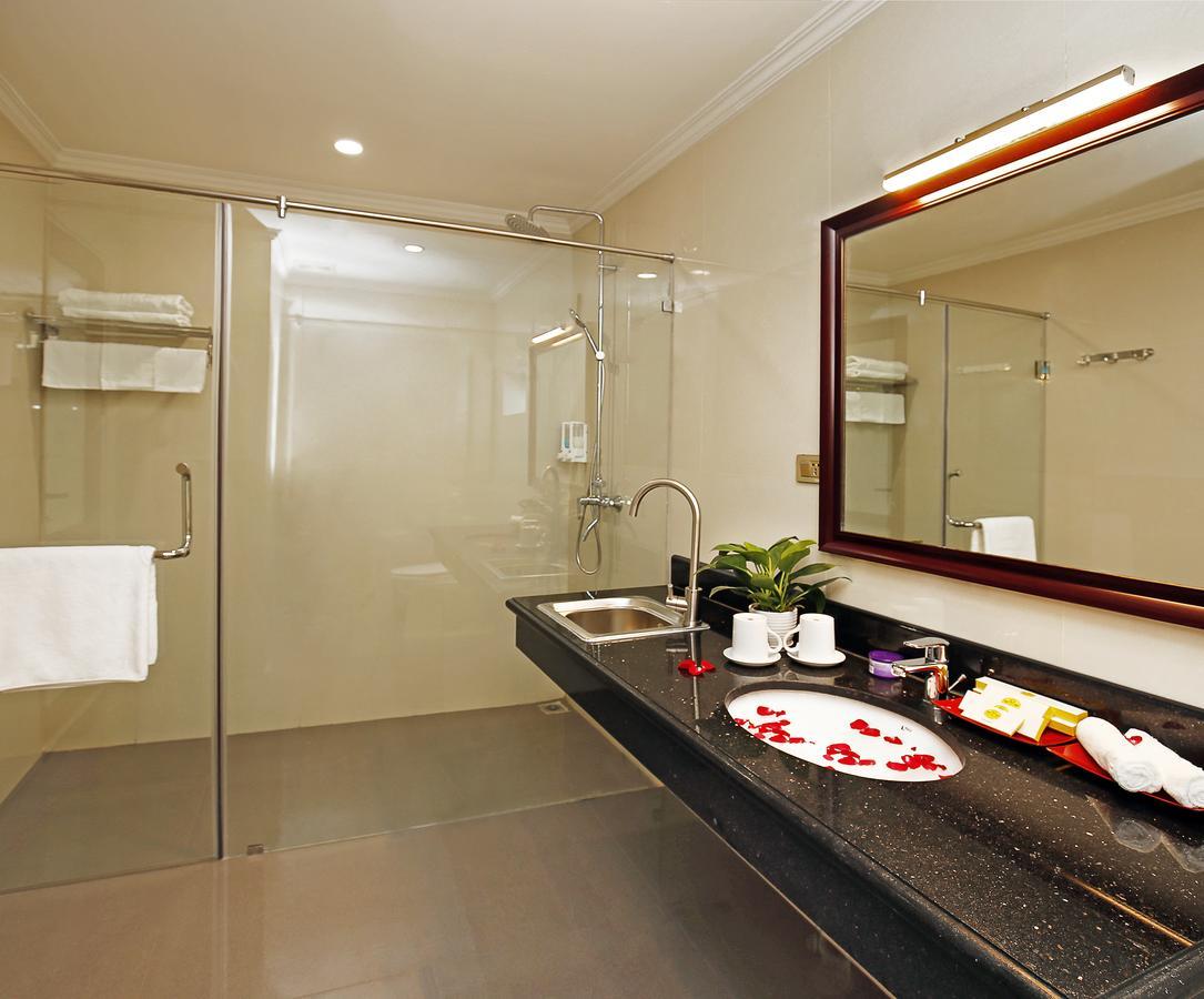 Bac Ninh Uri Hotel מראה חיצוני תמונה